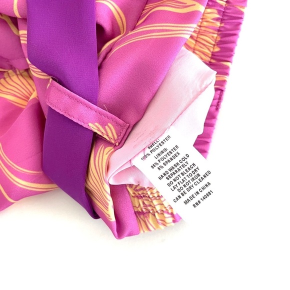 SMILEY x UNIQUE VINTAGE Pink Floral Belted Shorts NWT - Picture 9 of 9